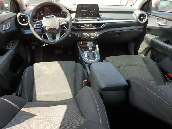3KPF24AD5RE837229 2024 KIA FORTE - Image 8