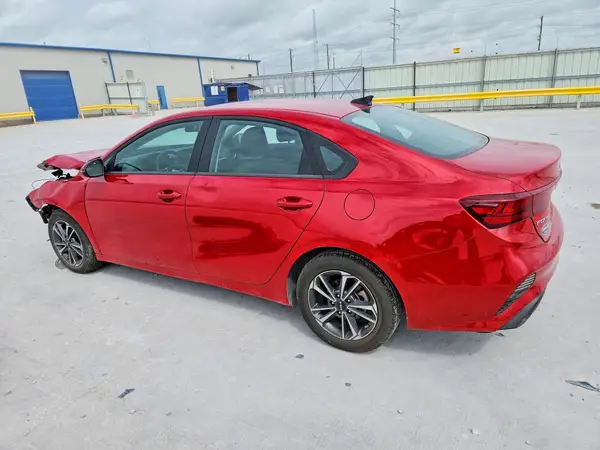 3KPF24AD5RE837232 2024 KIA FORTE - Image 2