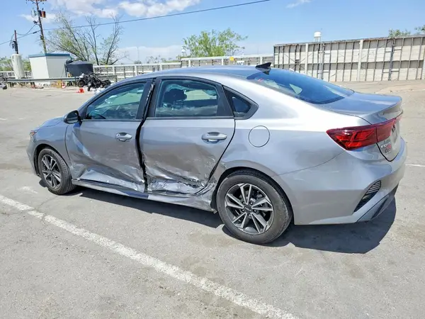 3KPF24AD5RE837604 2024 KIA FORTE - Image 2