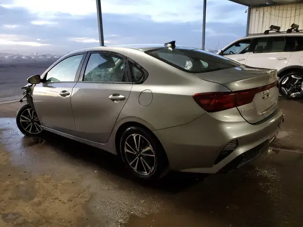 3KPF24AD5RE837697 2024 KIA FORTE - Image 2