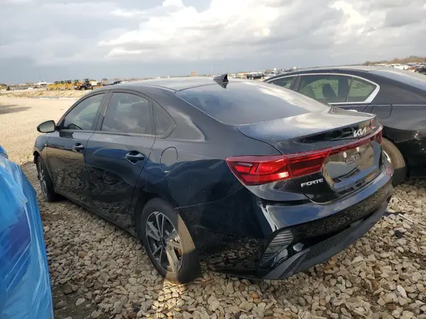 3KPF24AD5RE837800 2024 KIA FORTE - Image 2