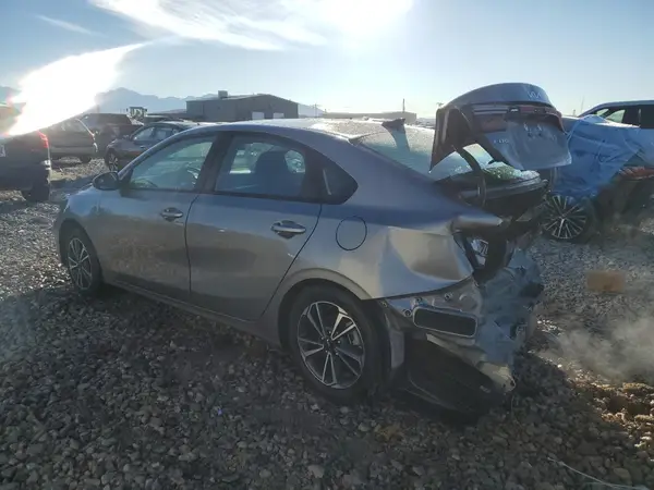 3KPF24AD5RE837814 2024 KIA FORTE - Image 2