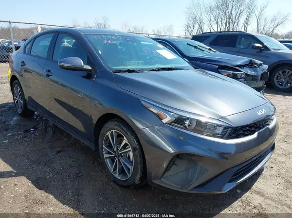 3KPF24AD5RE838266 2024 KIA FORTE - Image 1