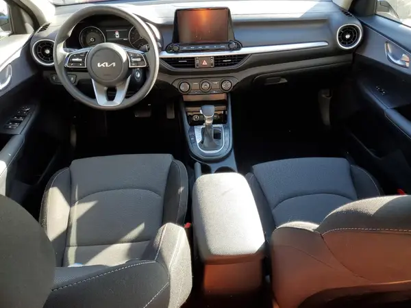 3KPF24AD5RE839840 2024 KIA FORTE - Image 8