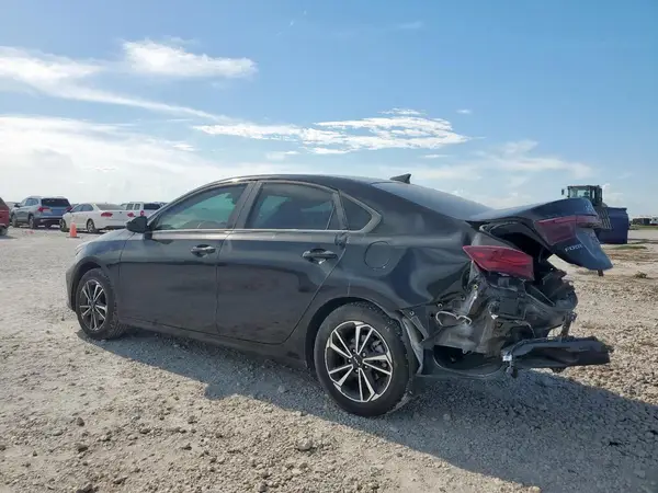 3KPF24AD5RE839854 2024 KIA FORTE - Image 2