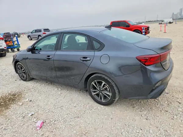 3KPF24AD5RE841006 2024 KIA FORTE - Image 2