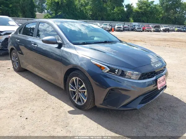 3KPF24AD5RE841264 2024 KIA FORTE - Image 1