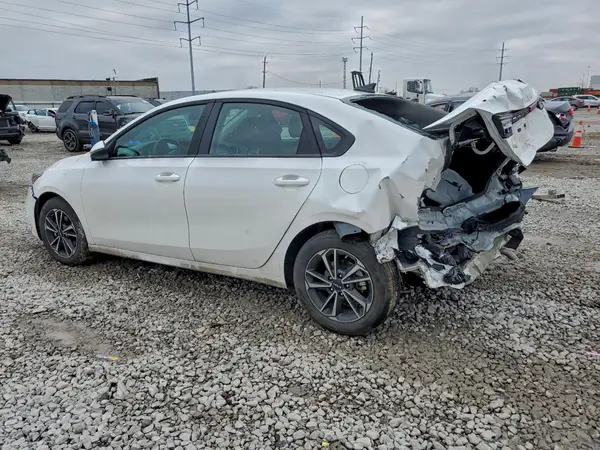 3KPF24AD5RE841345 2024 KIA FORTE - Image 2