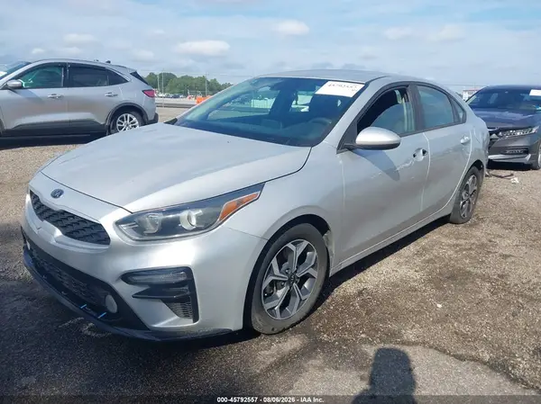 3KPF24AD6KE006277 2019 KIA FORTE - Image 2