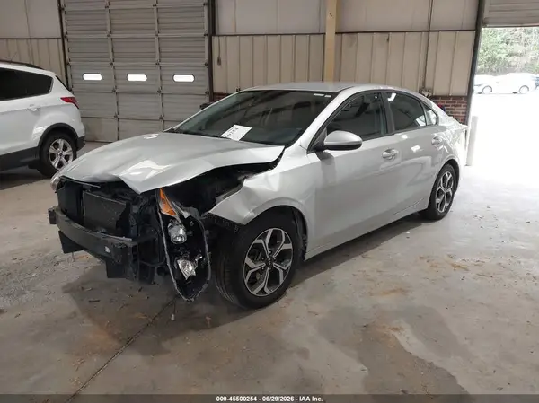3KPF24AD6KE006800 2019 KIA FORTE - Image 2
