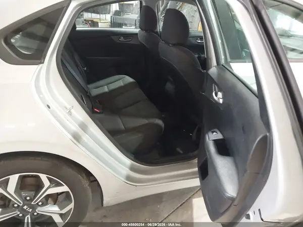 3KPF24AD6KE006800 2019 KIA FORTE - Image 8