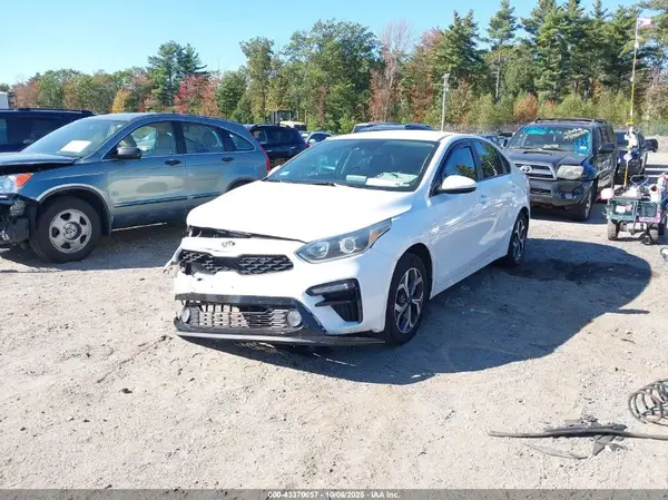3KPF24AD6KE007493 2019 KIA FORTE - Image 2