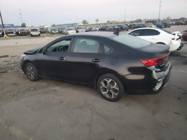 3KPF24AD6KE008868 2019 KIA FORTE - Image 2