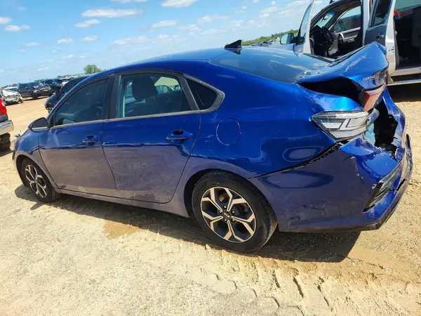3KPF24AD6KE010202 2019 KIA FORTE - Image 2