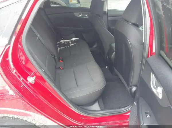 3KPF24AD6KE010667 2019 KIA FORTE - Image 8
