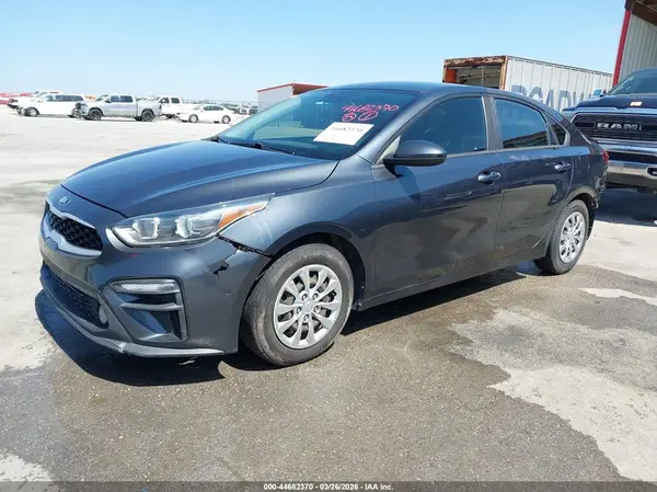 3KPF24AD6KE011477 2019 KIA FORTE - Image 2