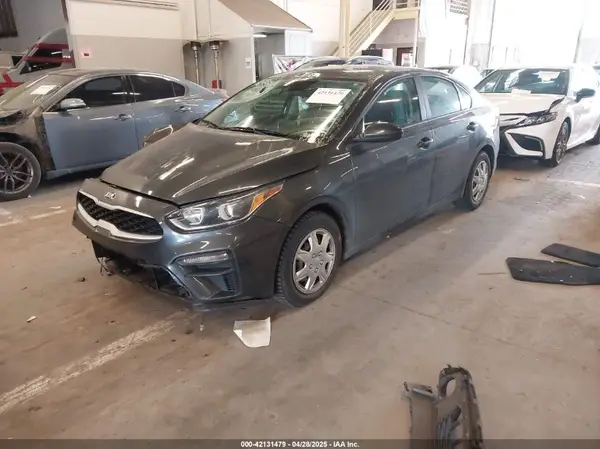 3KPF24AD6KE011642 2019 KIA FORTE - Image 2