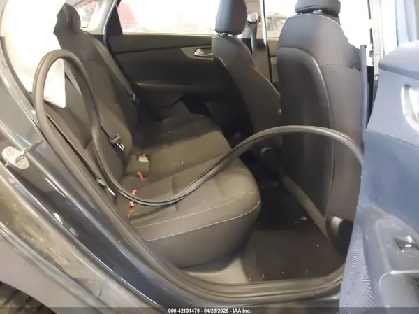3KPF24AD6KE011642 2019 KIA FORTE - Image 8