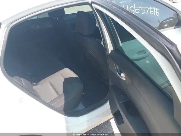 3KPF24AD6KE011706 2019 KIA FORTE - Image 8