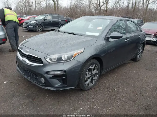 3KPF24AD6KE012340 2019 KIA FORTE - Image 2