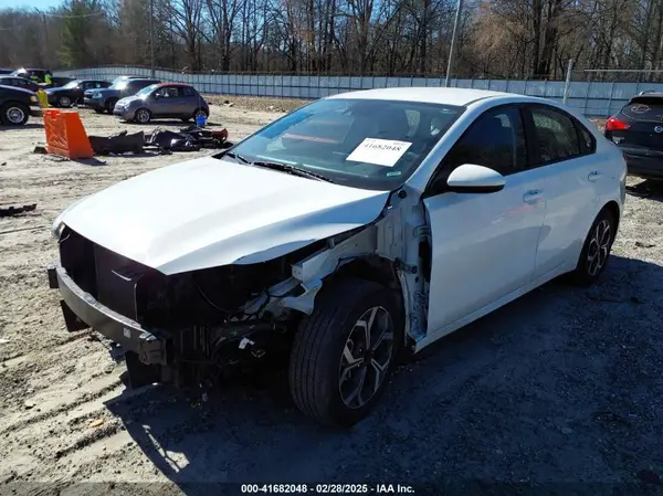 3KPF24AD6KE012726 2019 KIA FORTE - Image 2