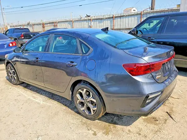 3KPF24AD6KE015738 2019 KIA FORTE - Image 2