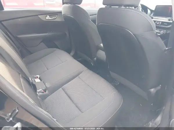 3KPF24AD6KE017182 2019 KIA FORTE - Image 8