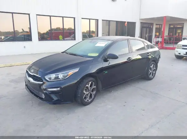 3KPF24AD6KE019594 2019 KIA FORTE - Image 2