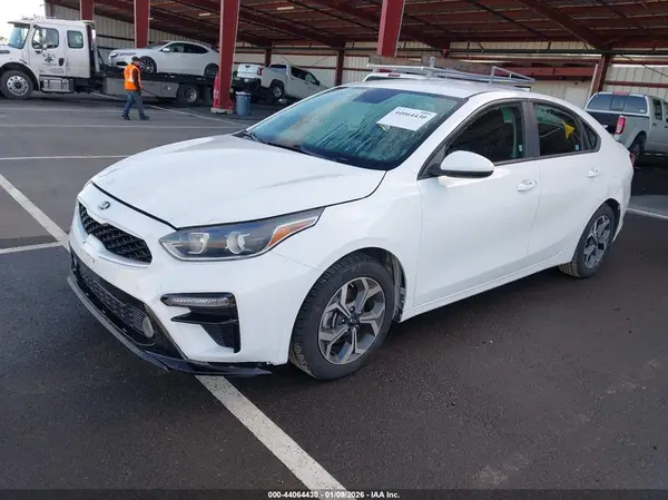 3KPF24AD6KE022186 2019 KIA FORTE - Image 2