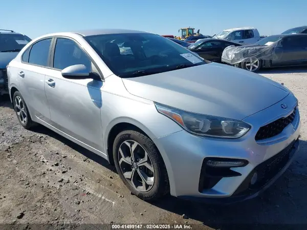 3KPF24AD6KE027596 2019 KIA FORTE - Image 1