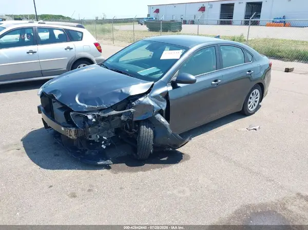 3KPF24AD6KE028702 2019 KIA FORTE - Image 2