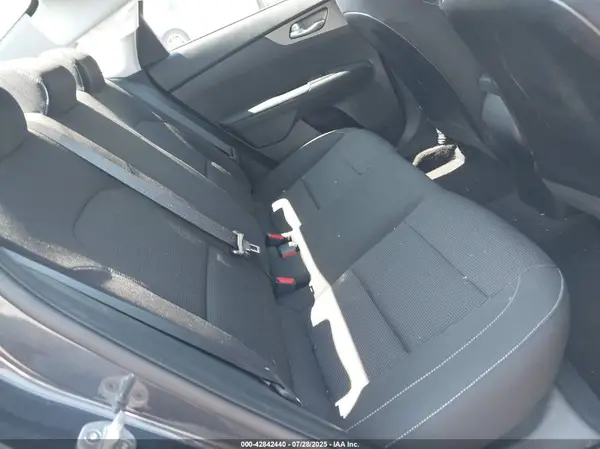 3KPF24AD6KE028702 2019 KIA FORTE - Image 8