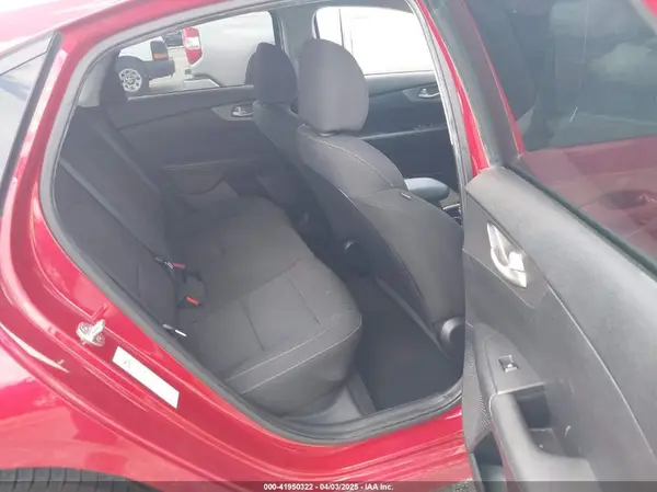3KPF24AD6KE030868 2019 KIA FORTE - Image 8