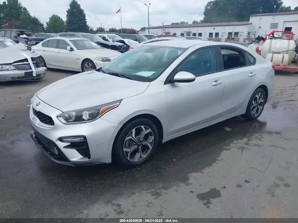 3KPF24AD6KE031454 2019 KIA FORTE - Image 2