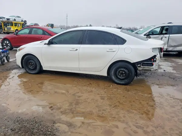 3KPF24AD6KE031955 2019 KIA FORTE - Image 2