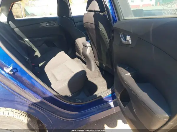 3KPF24AD6KE042647 2019 KIA FORTE - Image 8