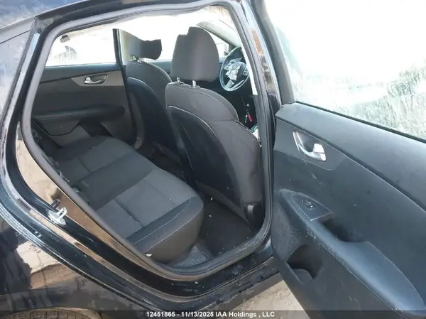 3KPF24AD6KE043264 2019 KIA FORTE - Image 8