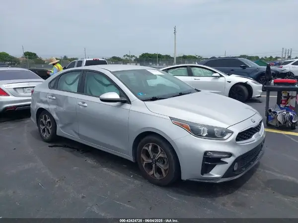 3KPF24AD6KE044933 2019 KIA FORTE - Image 1