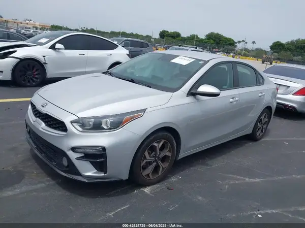 3KPF24AD6KE044933 2019 KIA FORTE - Image 2