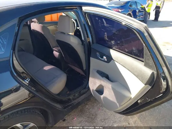 3KPF24AD6KE045015 2019 KIA FORTE - Image 8