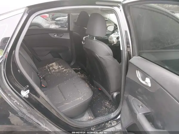 3KPF24AD6KE045497 2019 KIA FORTE - Image 8