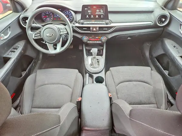 3KPF24AD6KE051963 2019 KIA FORTE - Image 8