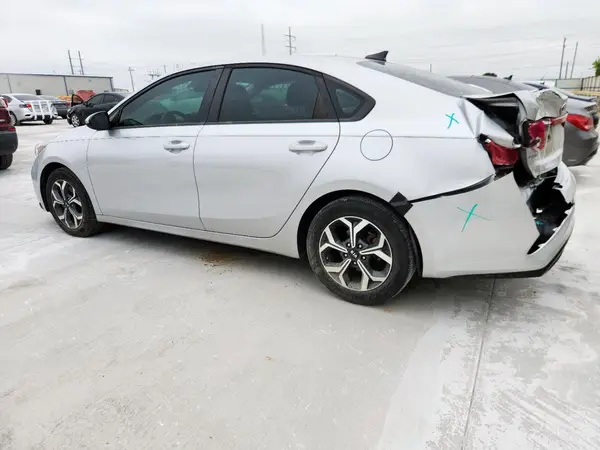 3KPF24AD6KE052546 2019 KIA FORTE - Image 2