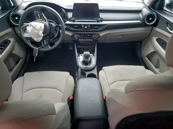 3KPF24AD6KE053003 2019 KIA FORTE - Image 8
