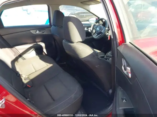 3KPF24AD6KE056399 2019 KIA FORTE - Image 8