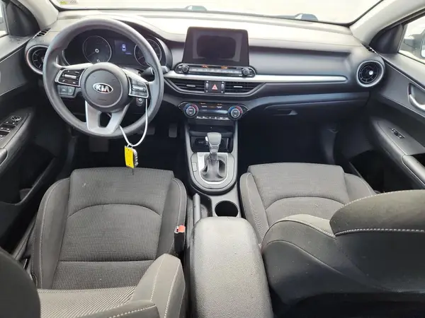 3KPF24AD6KE058735 2019 KIA FORTE - Image 8