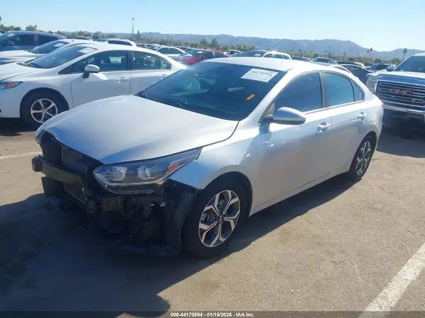 3KPF24AD6KE059657 2019 KIA FORTE - Image 2