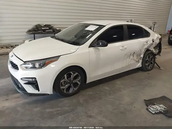 3KPF24AD6KE061277 2019 KIA FORTE - Image 2