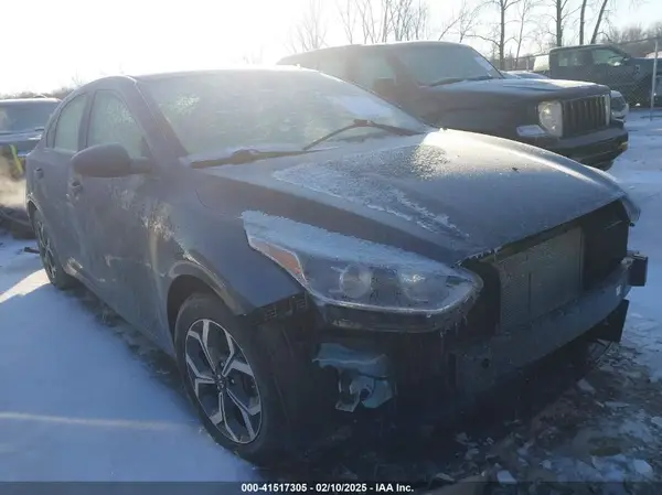 3KPF24AD6KE061425 2019 KIA FORTE - Image 1