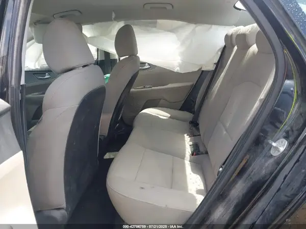 3KPF24AD6KE061814 2019 KIA FORTE - Image 8